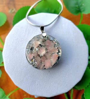 Colar orgonite quartzo  goiaba